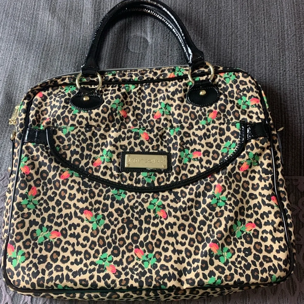 Betsey Johnson betsey johnson